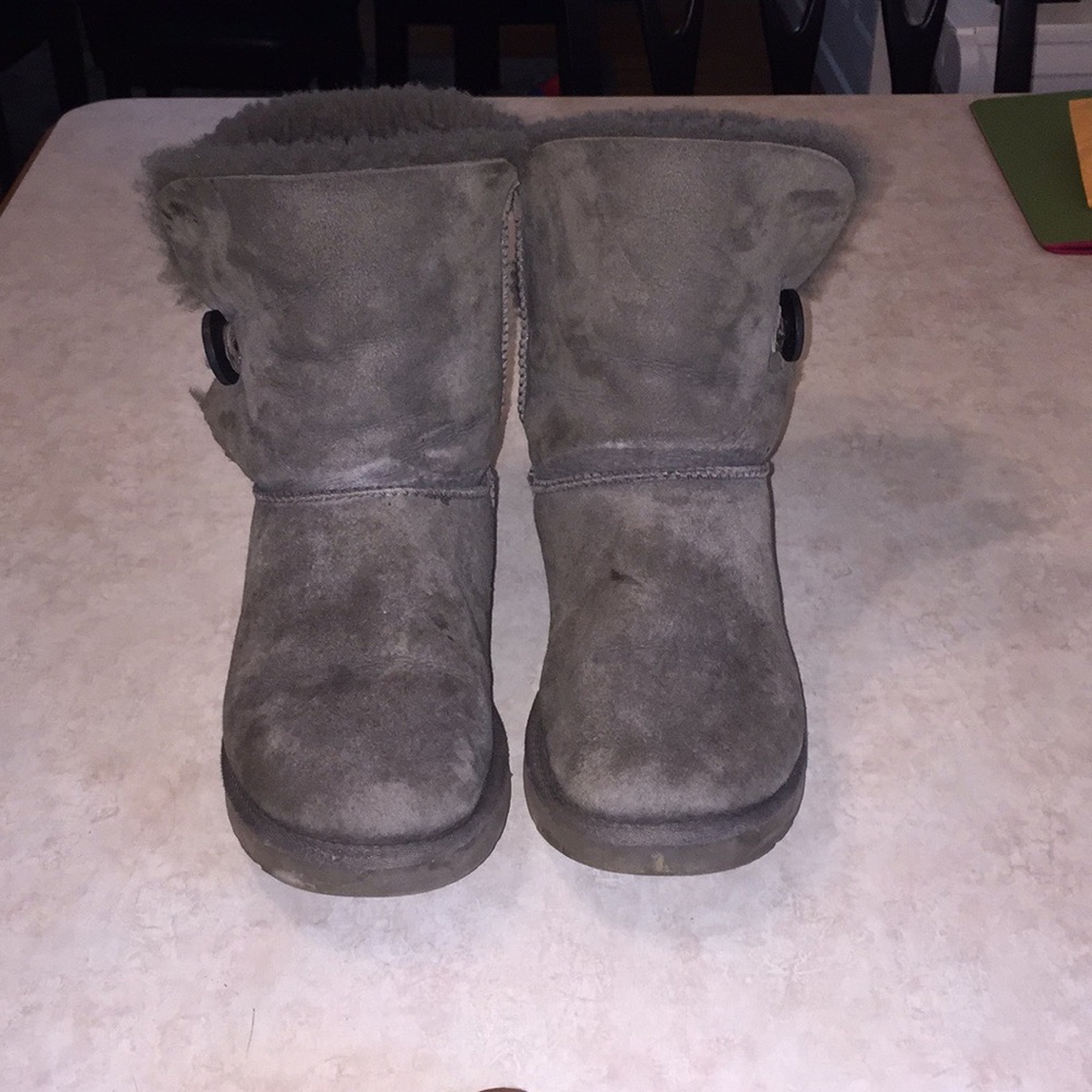 Grey ugg baileys